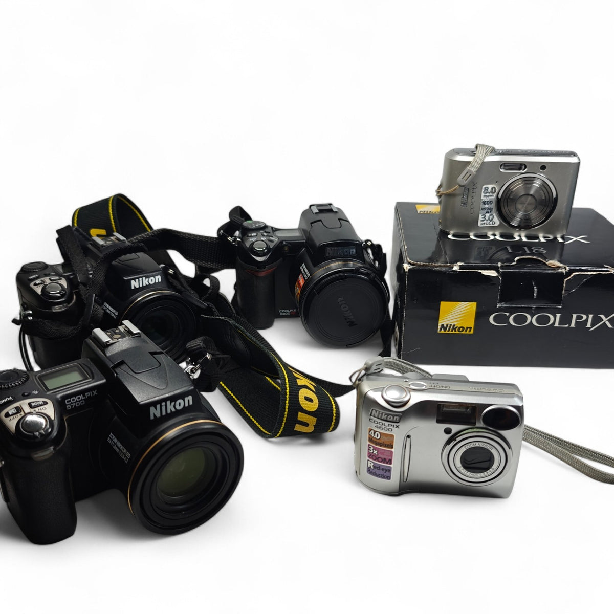 5x Nikon Digital Cameras Job Lot - COOLPIX 8800 VR, 5700, 5700, 4600, L18 - Native Sole Cameras
