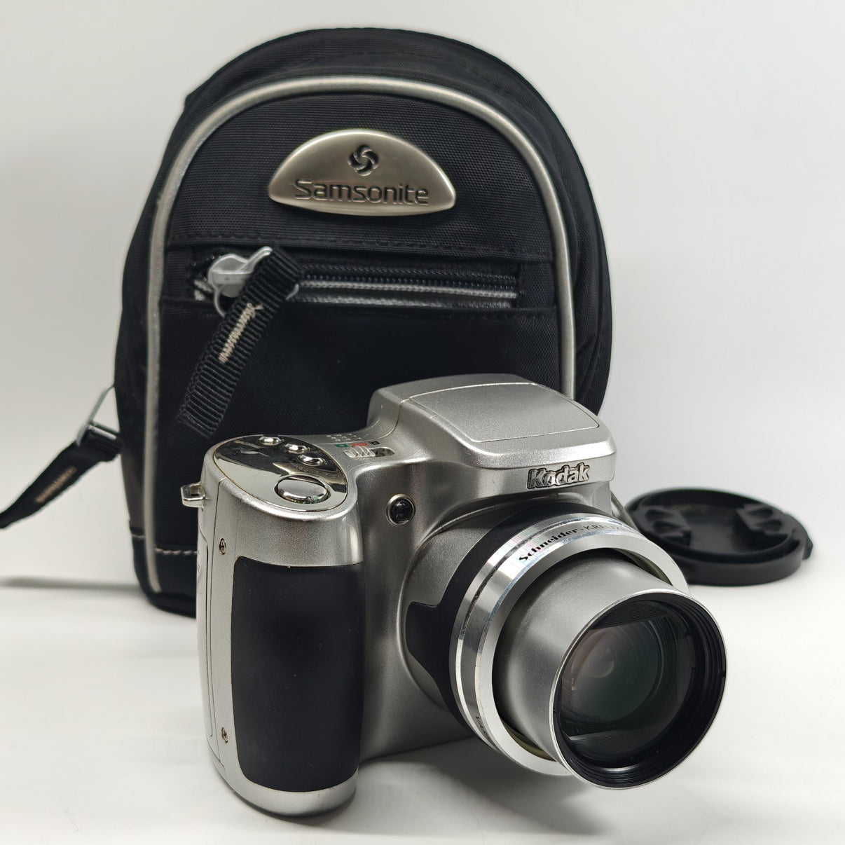 Kodak EasyShare Z710 Digital Camera Silver 7.1MP 10x Zoom Compact Digicam + Case - Native Sole Cameras