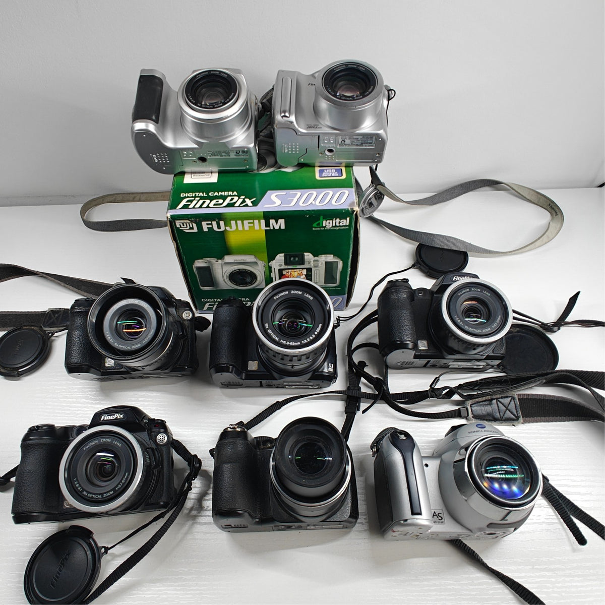 8x Fujifilm Digital Bridge Cameras Job Lot - Finepix S3000, S5000, S1900, S5600 - Native Sole Cameras