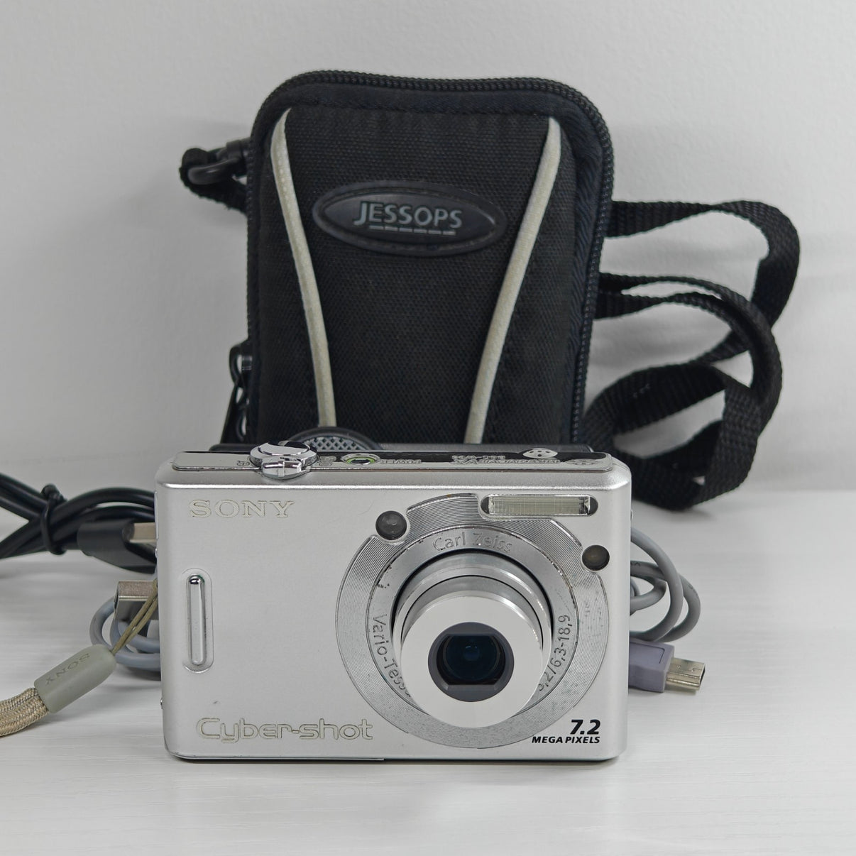 Sony Cyber-shot DSC-W35 7.2MP Digital Camera Carl Zeiss Digicam + Charger & Case - Native Sole Cameras