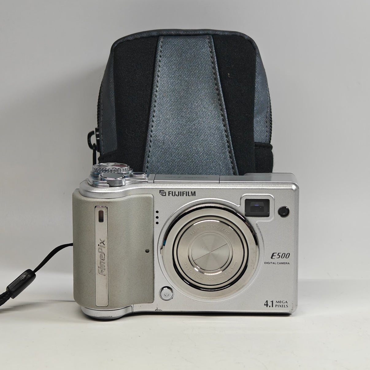 Fujifilm FinePix E500 4.1MP Digital Camera Silver Retro Y2K Digicam + Case - Native Sole Cameras