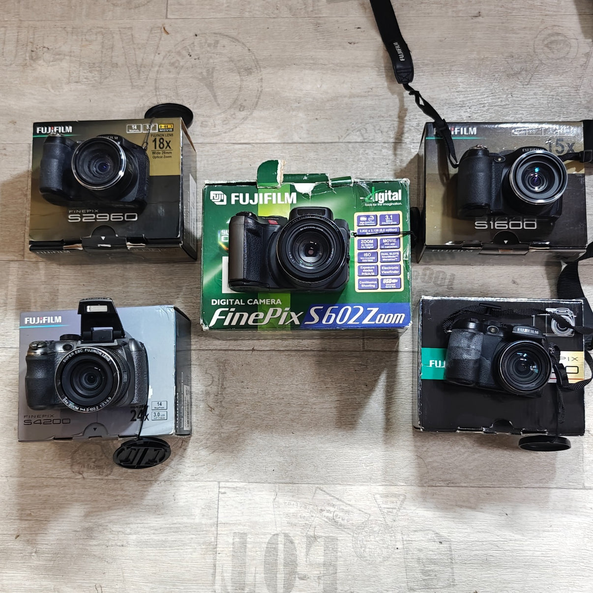 5x Fujifilm Digital Cameras Job Lot - FinePix S2960 S4200 S1500 S602 Zoom S1600 - Native Sole Cameras