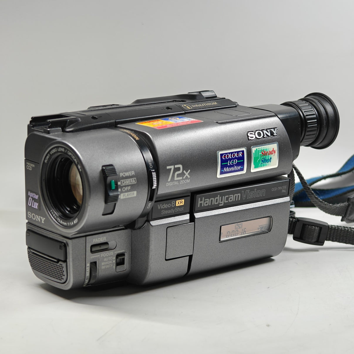 Sony Handycam Vision CCD-TRV35E Camcorder Video8 Tape 72x NightShot + Charger - Native Sole Cameras