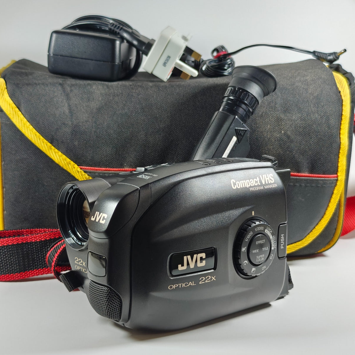 JVC GR-AX280E Camcorder VHSC Tape Analogue Retro 90s Video Camera, Bag, Charger.