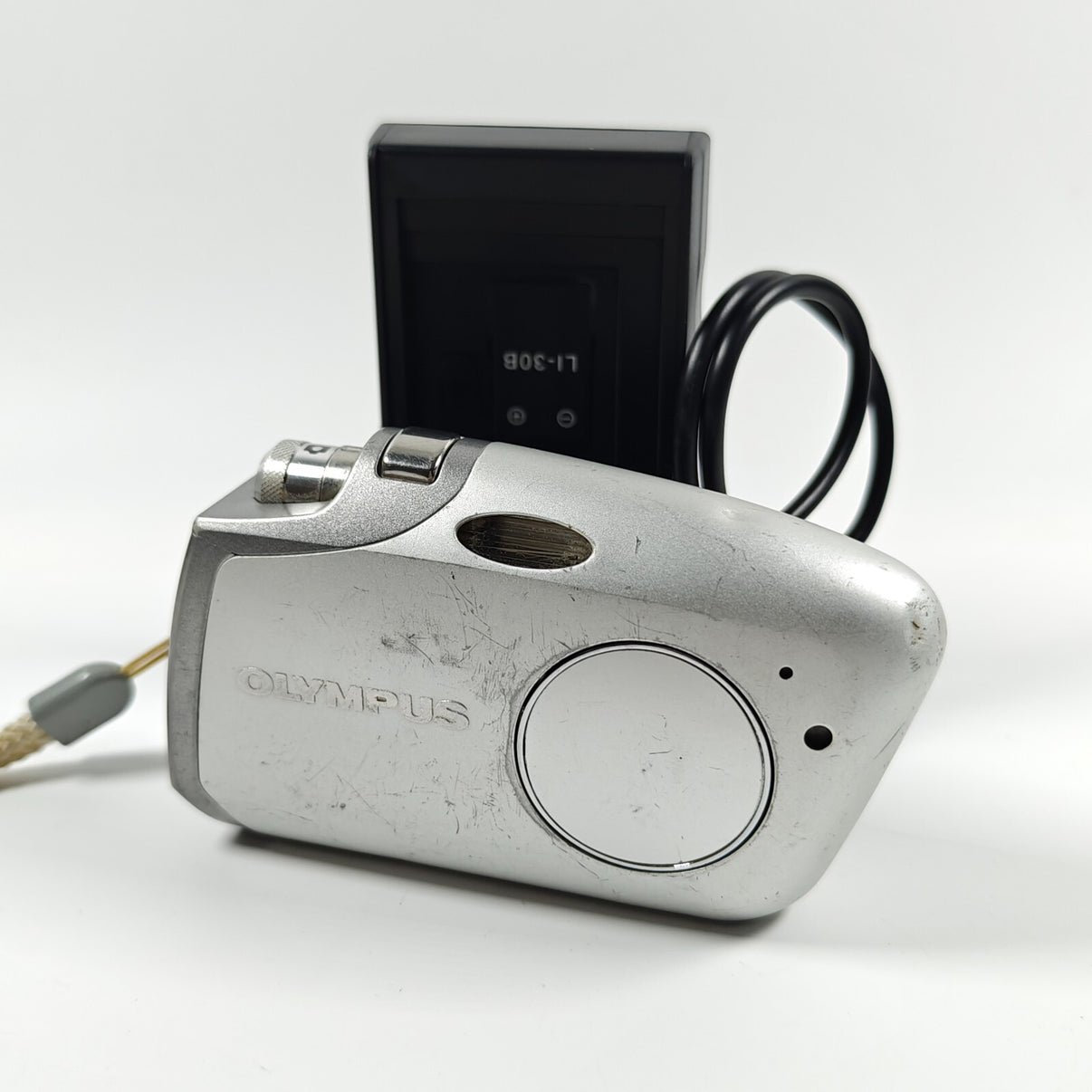 Olympus mju Mini Digital Camera 4.0MP Silver Retro Stylish 2000s + Charger - Native Sole Cameras