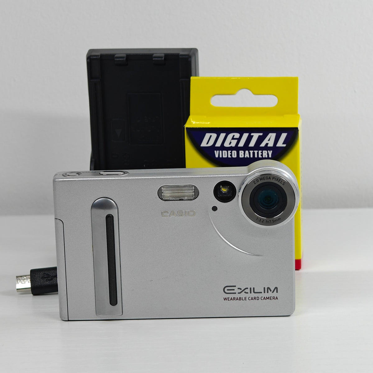 Casio Exilim EX-S2 Digital Camera 2.0MP Silver Slim Card Style Digicam + Charger - Native Sole Cameras