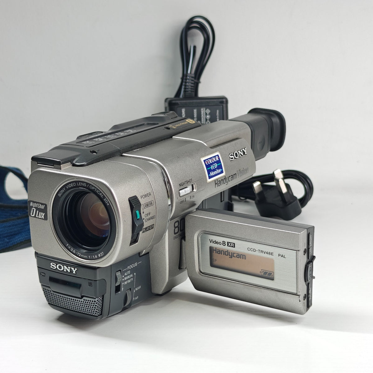 Sony Handycam CCD-TRV48E Video8 XR Camcorder 20x Zoom NightShot LCD + Charger - Native Sole Cameras