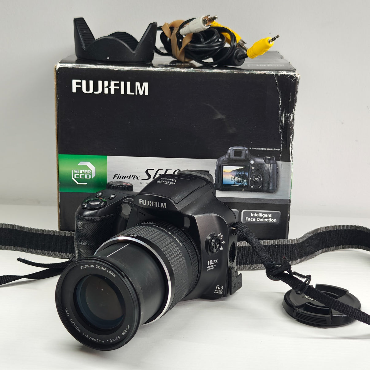 Fujifilm FinePix S6500fd 6.3MP Digital Bridge Camera Black 10.7x Zoom Retro Y2K - Native Sole Cameras