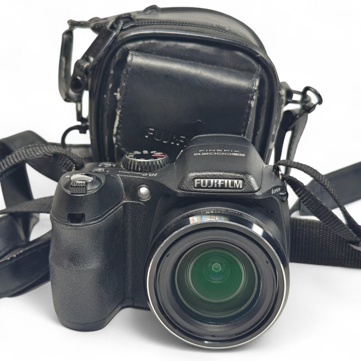 Fujifilm FinePix S2000HD 10.0MP 15x Zoom Digital Bridge Camera (Black) with Case - Native Sole Cameras