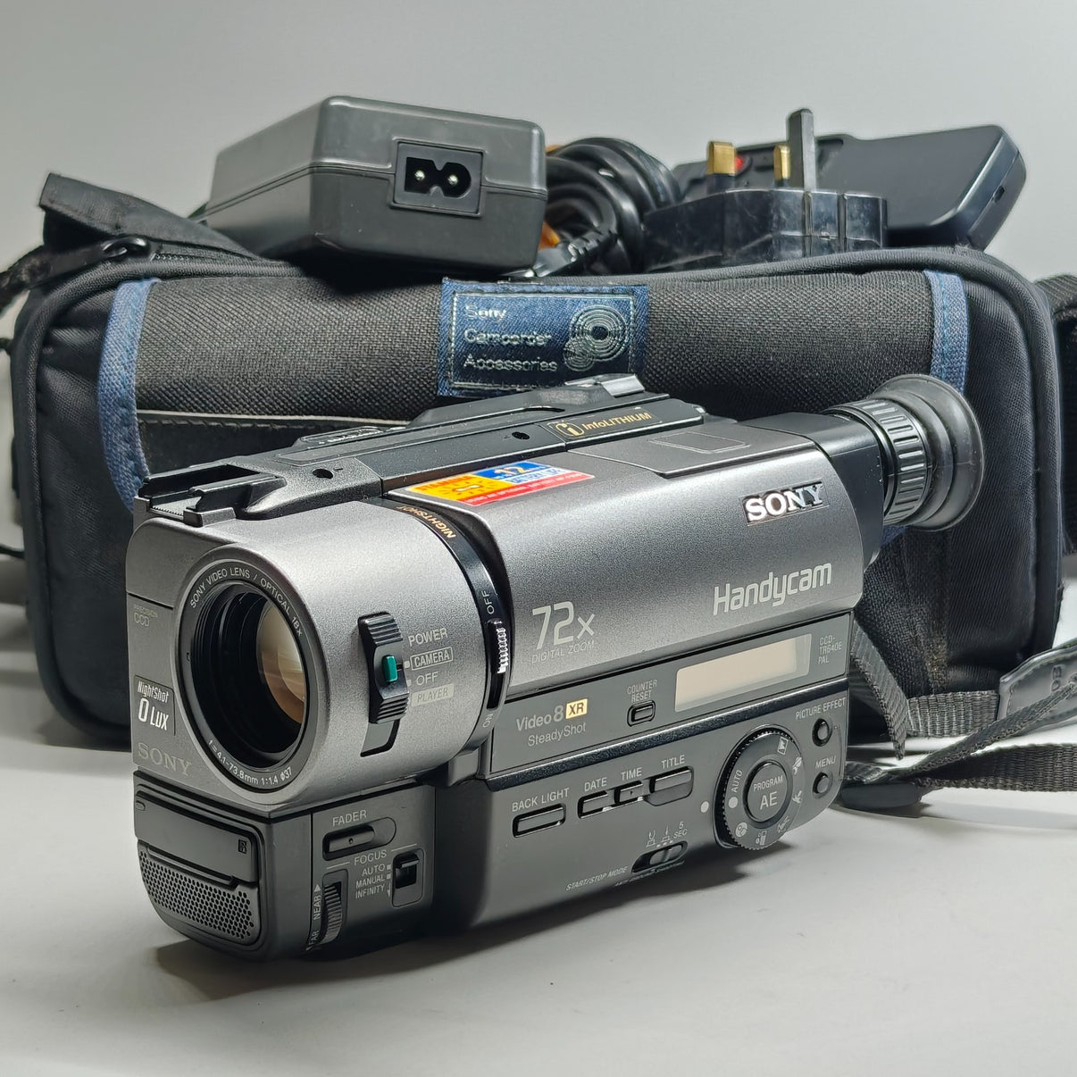 Sony Handycam CCD-TR640E Camcorder Video8 XR Tape PAL NightShot + Charger + Bag - Native Sole Cameras