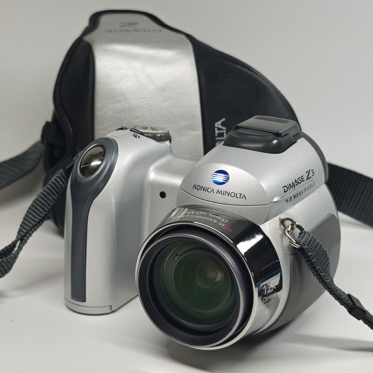 Konica Minolta DiMAGE Z3 4.0MP Digital Camera Silver 12x Zoom Y2K Bridge Digicam - Native Sole Cameras