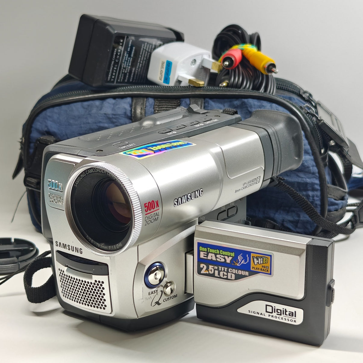Samsung VP-L600 8mm Video Camera Silver 2.5" LCD 500x Zoom + Charger, Bag, AV - Native Sole Cameras