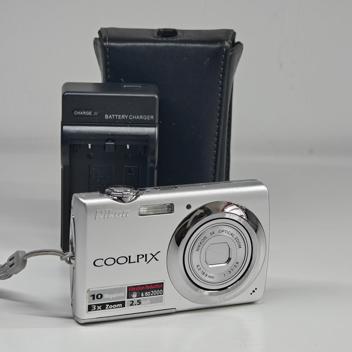Nikon COOLPIX S225 Digital Camera Silver 10MP 3x Zoom Compact Digicam + Charger - Native Sole Cameras