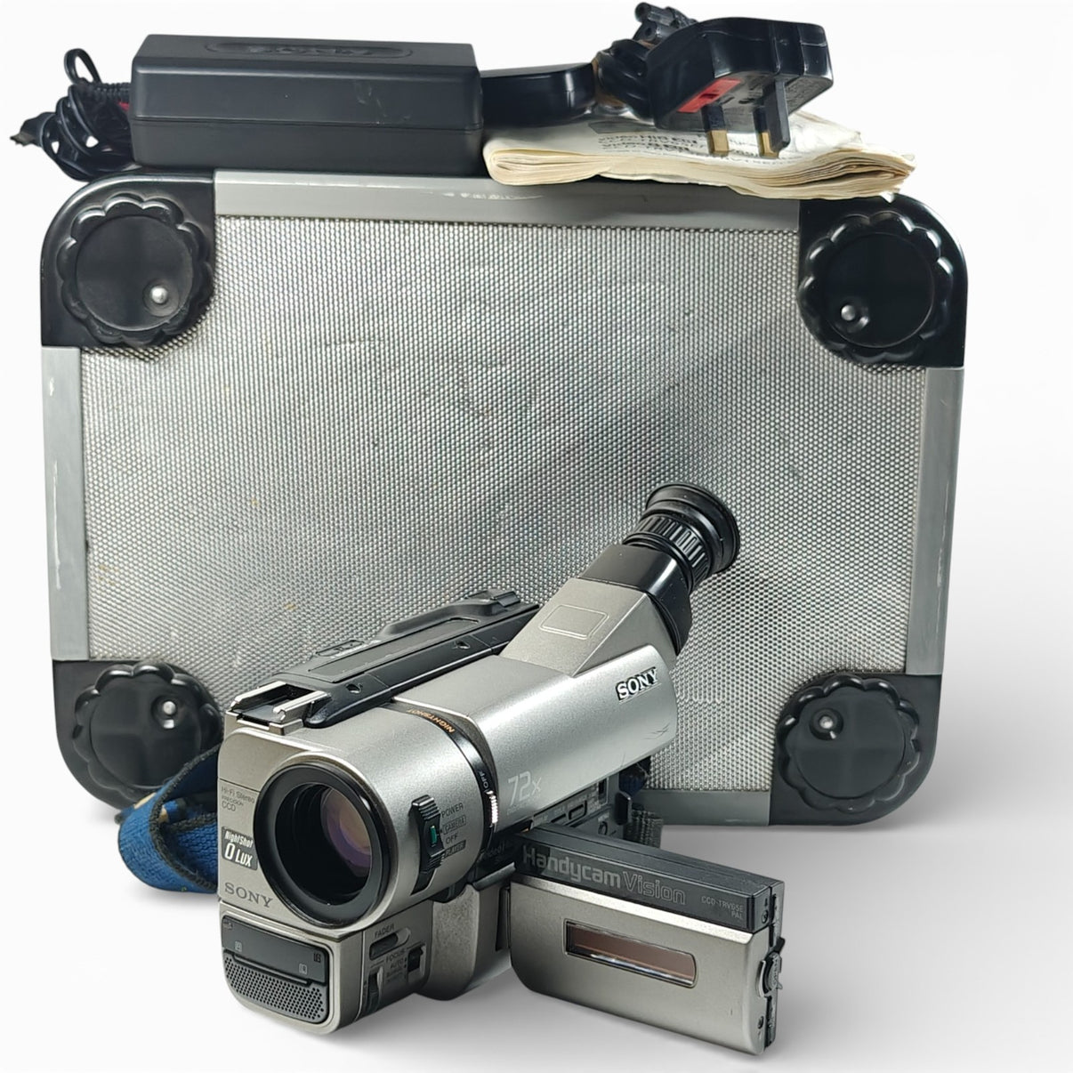 Sony Handycam Vision CCD-TRV65E Hi8 XR Tape Night Vision Retro Cam + Case Bundle - Native Sole Cameras