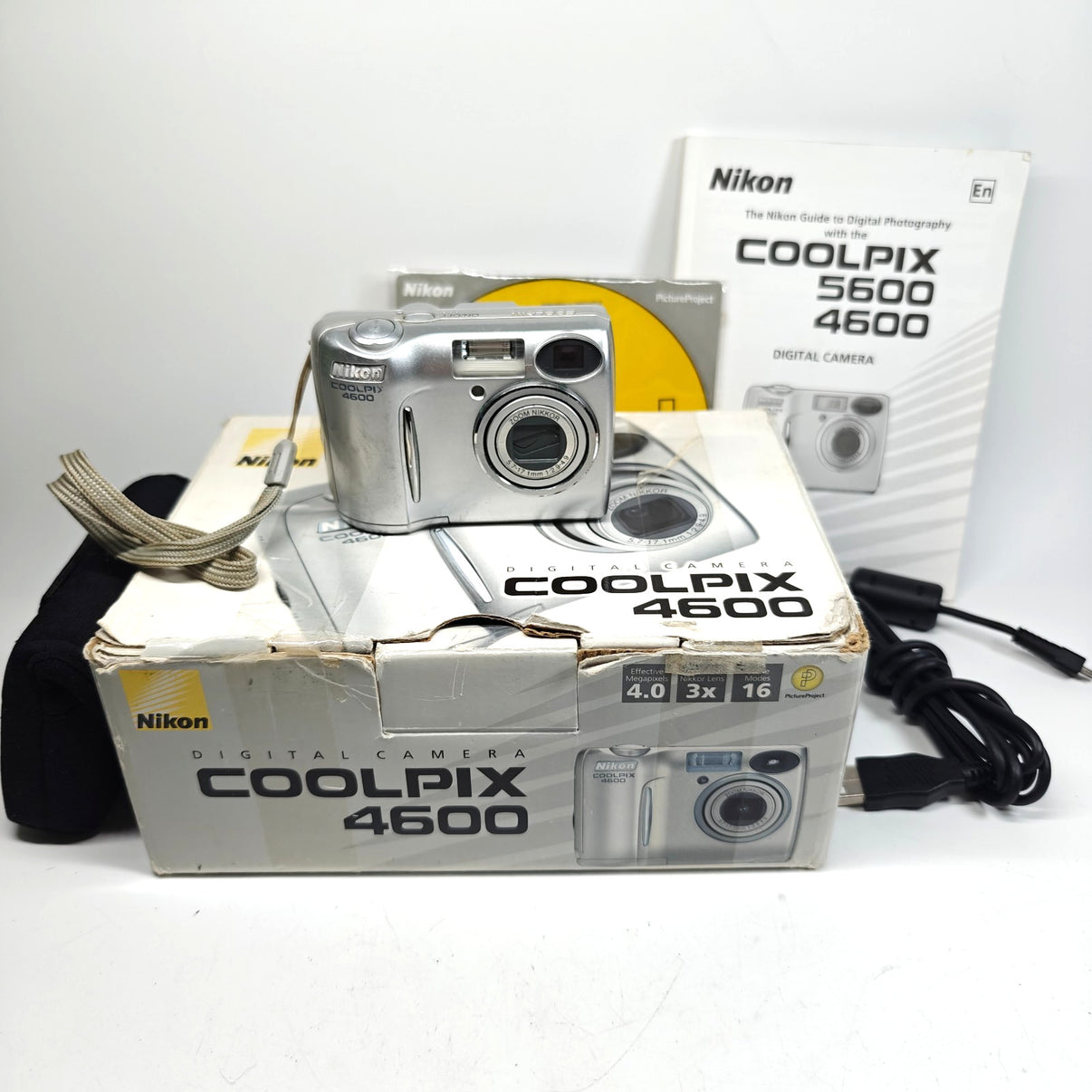 Nikon COOLPIX 4600 Digital Camera 4MP 3x Zoom Silver Retro Compact Boxed - Native Sole Cameras