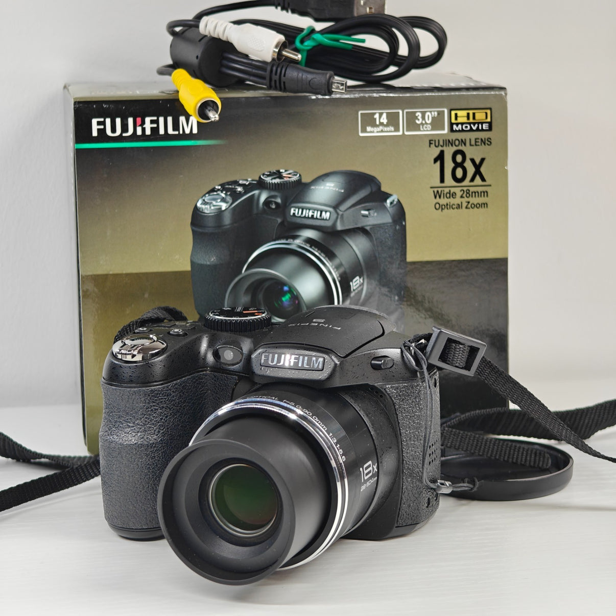 Fujifilm FinePix S2950 14MP Digital Bridge Camera Black 18x Zoom 3" in LCD Boxed - Native Sole Cameras