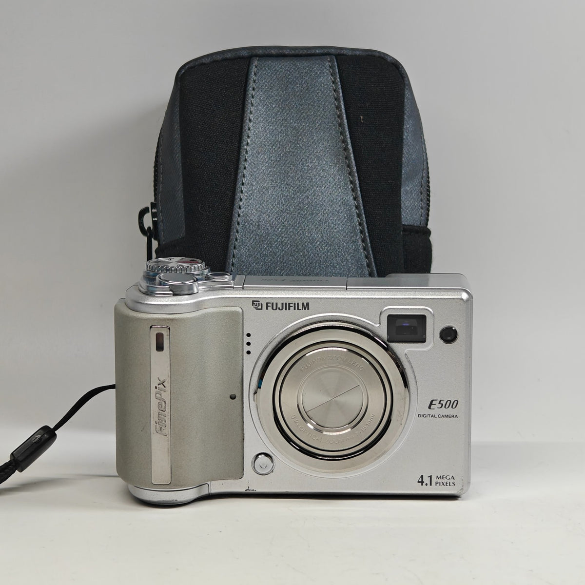 Fujifilm FinePix E500 4.1MP Digital Camera Silver Retro Y2K Digicam + Case - Native Sole Cameras
