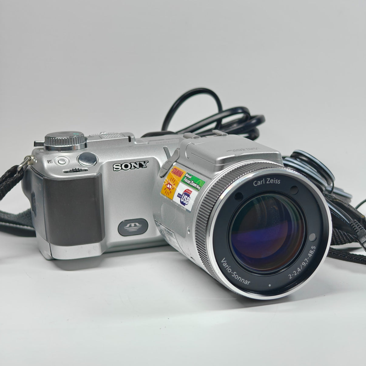 Sony Cyber-shot DSC-F717 Digital Camera 5MP Night Vision Swivel Lens + Charger - Native Sole Cameras