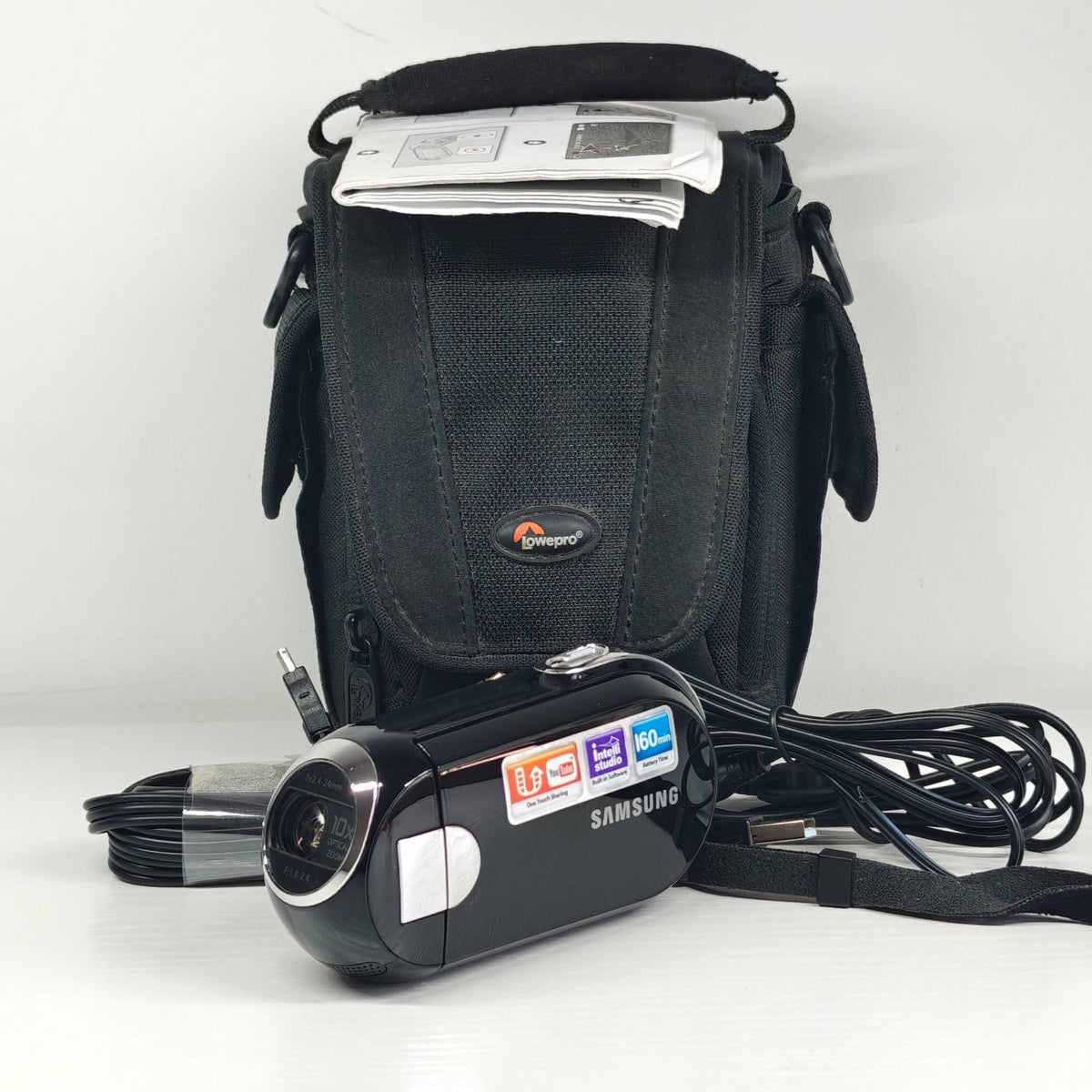 Samsung SMX-C10 Camcorder Black 10x Zoom Compact Stylish Video Camera Bundle - Native Sole Cameras