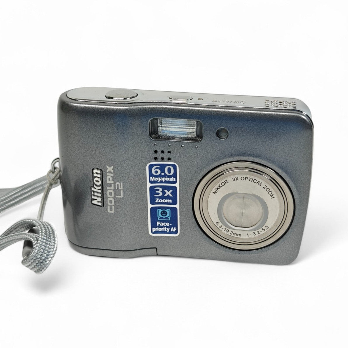 Nikon COOLPIX L2 6.0MP Digital Camera Silver Retro 2000s Digicam Boxed - Native Sole Cameras