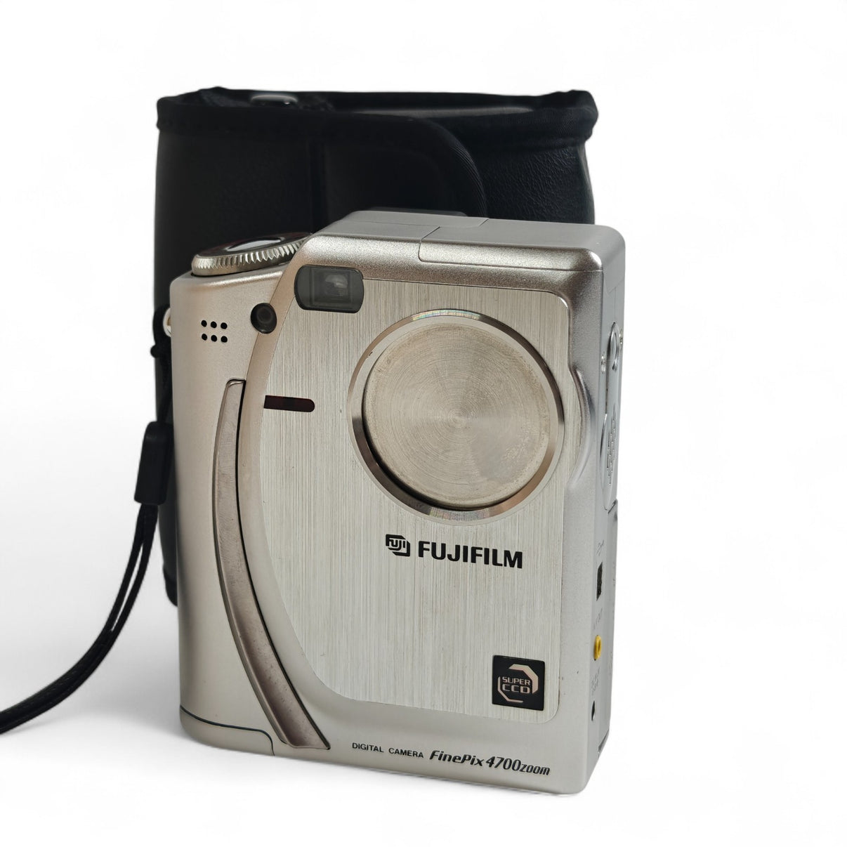 Fujifilm FinePix 4700 Zoom Digital Camera 2.4MP Silver Compact Retro 2001 + Case - Native Sole Cameras