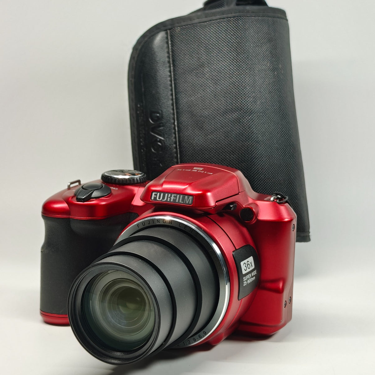 Fujifilm FinePix S8650 Digital Bridge Camera Red 16MP 36x Super Wide Zoom + Case - Native Sole Cameras
