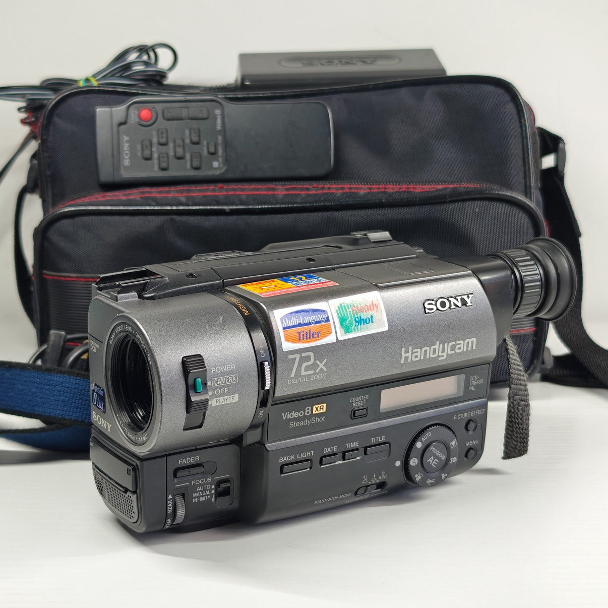 Sony Handycam CCD-TR640E Camcorder Video8 XR Tape PAL NightShot & Charger, AV + - Native Sole Cameras