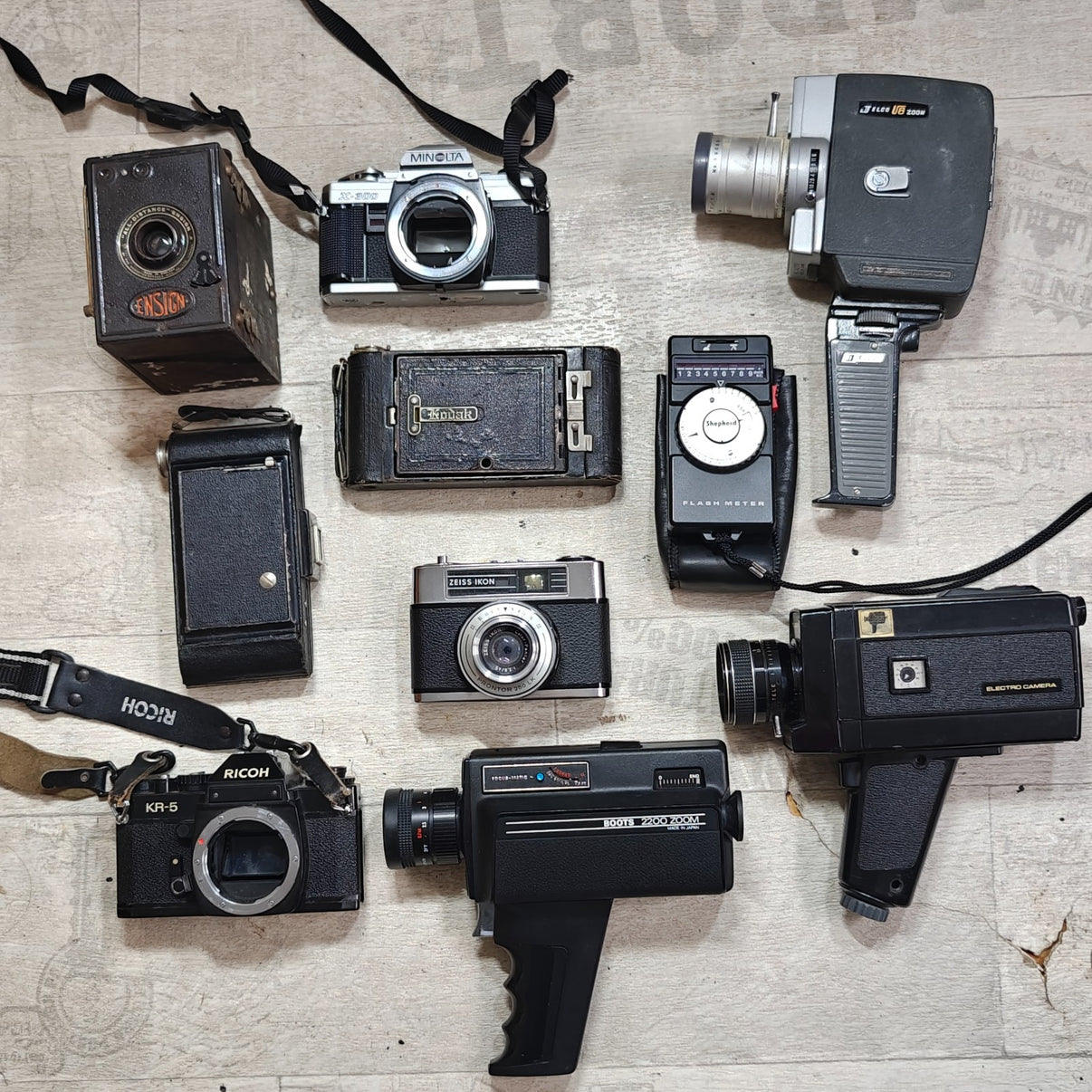 10x Vintage Cameras Job Lot - Ricoh KR-5 SLR, Kodak Six-20 Folding, Super8, Box - Native Sole Cameras