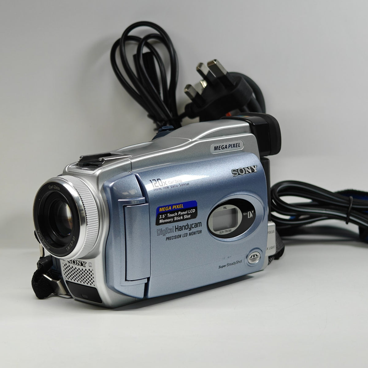 Sony Handycam DCR-TRV38E MiniDV Camcorder NightShot Large 3.5" LCD + Charger - Native Sole Cameras