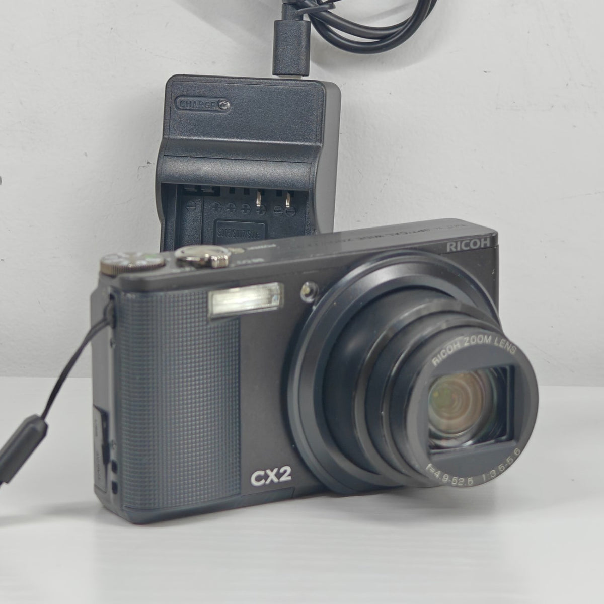 Ricoh CX2 9.2MP Digital Camera 10.7x Optical Wide Zoom f/3.5 CMOS with Charger - Native Sole Cameras